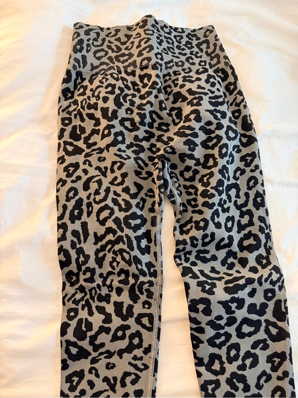 SHEIN Taupe and Black Leopard Seamless Sports Bra + Leggings Set - Picture 4 of 5